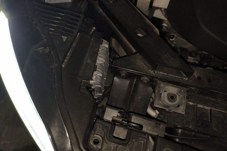 Used Volvo XC60 2022 B5 4x4 Zhiyi Luxury Edition Engine Bay Right