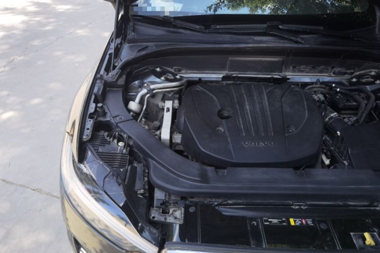 Used Volvo XC60 2022 B5 4x4 Smart Luxury Edition Engine Bay Right