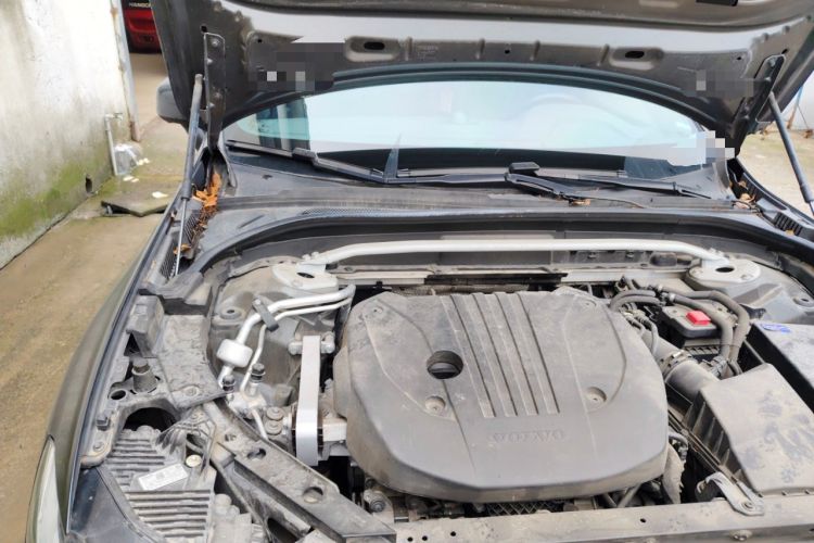 Used Volvo XC60 2022 B5 4x4 Zhiyi Luxury Edition Engine Bay Right