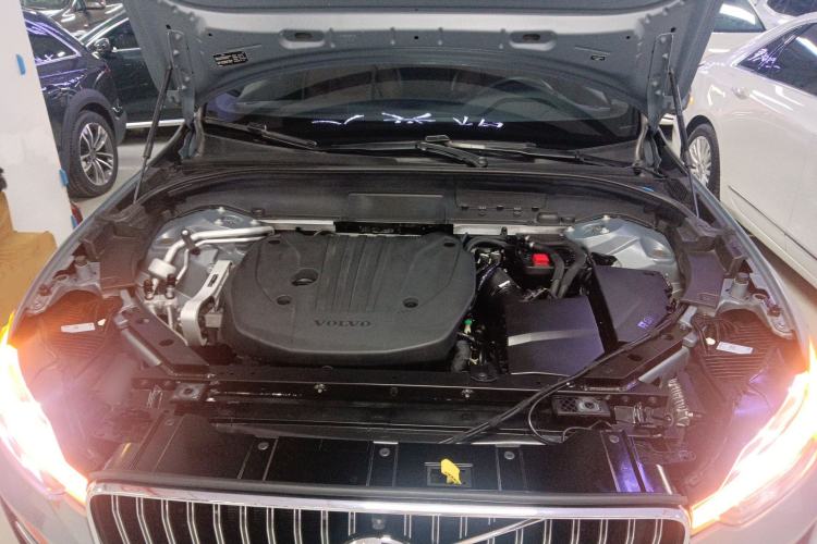 Used Volvo XC60 2022 B5 4x4 Smart Luxury Edition Engine Bay