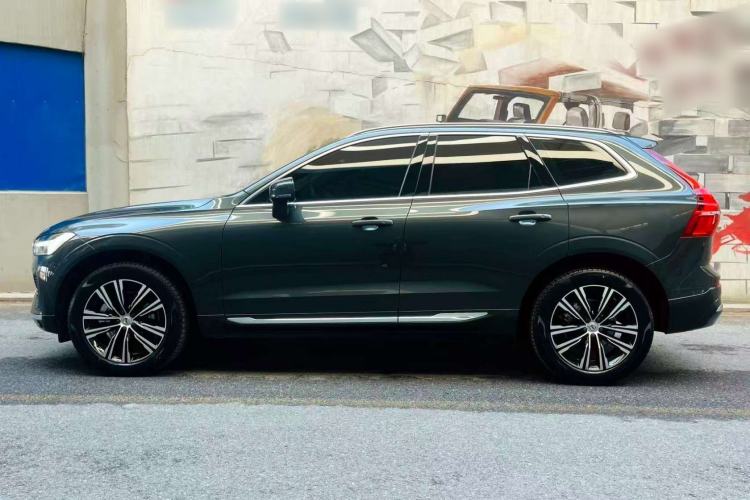 Used Volvo XC60 2022 B5 4x4 Smart Luxury Edition Exterior 1