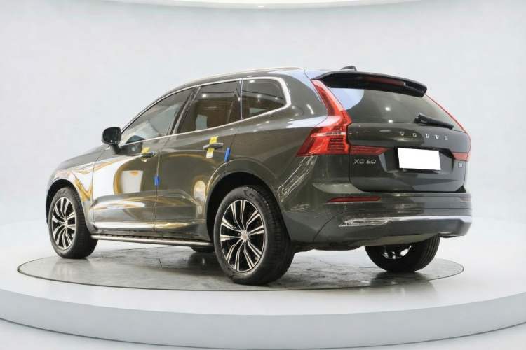 Used Volvo XC60 2022 B5 4x4 Smart Luxury Edition Exterior 2