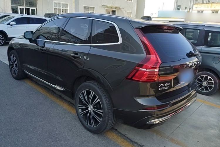 Used Volvo XC60 2022 B5 4x4 Smart Luxury Edition Exterior 2