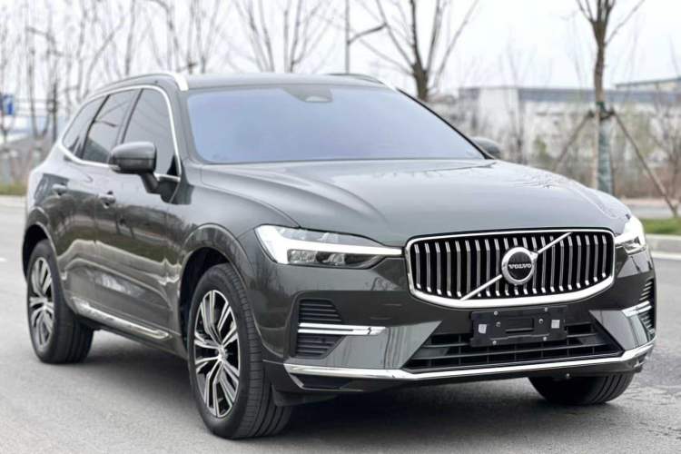 Used Volvo XC60 2022 B5 4x4 Smart Luxury Edition Exterior 2