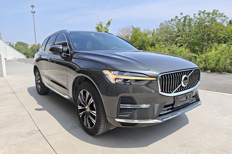 Used Volvo XC60 2022 B5 4x4 Smart Luxury Edition Exterior 2