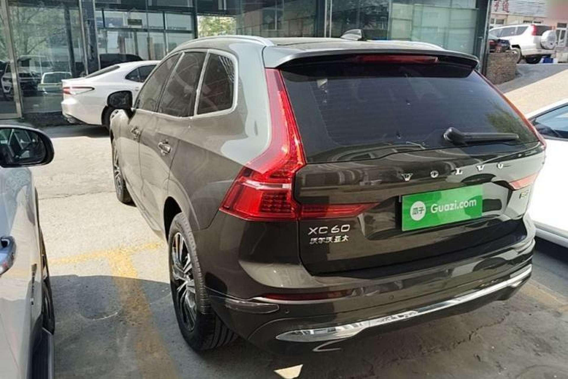 Used Volvo XC60 2022 B5 4x4 Smart Luxury Edition Exterior 2