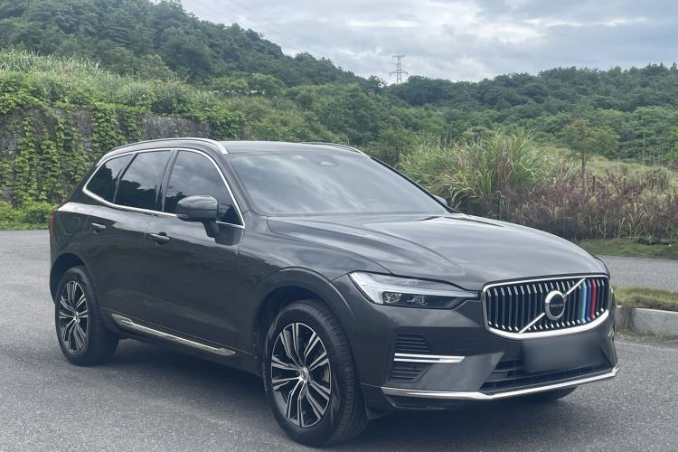 Used Volvo XC60 2022 B5 4x4 Smart Luxury Edition Exterior 2