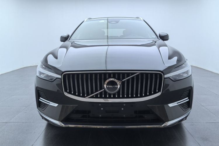 Used Volvo XC60 2022 B5 4x4 Smart Luxury Edition Exterior 3