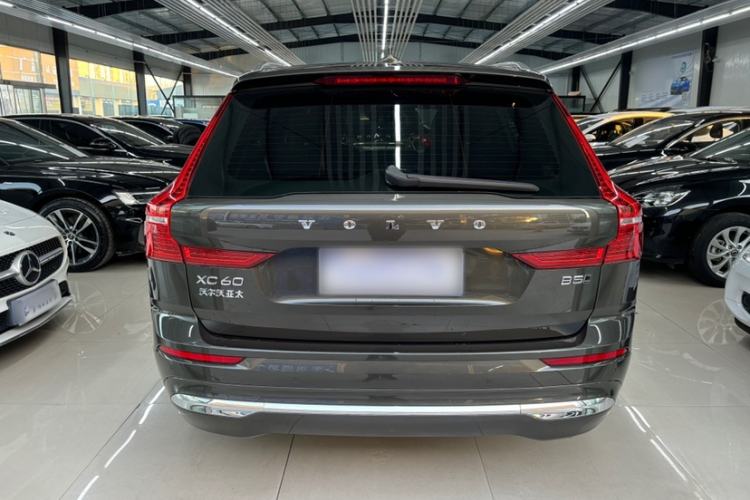 Used Volvo XC60 2022 B5 4x4 Smart Luxury Edition Exterior 3