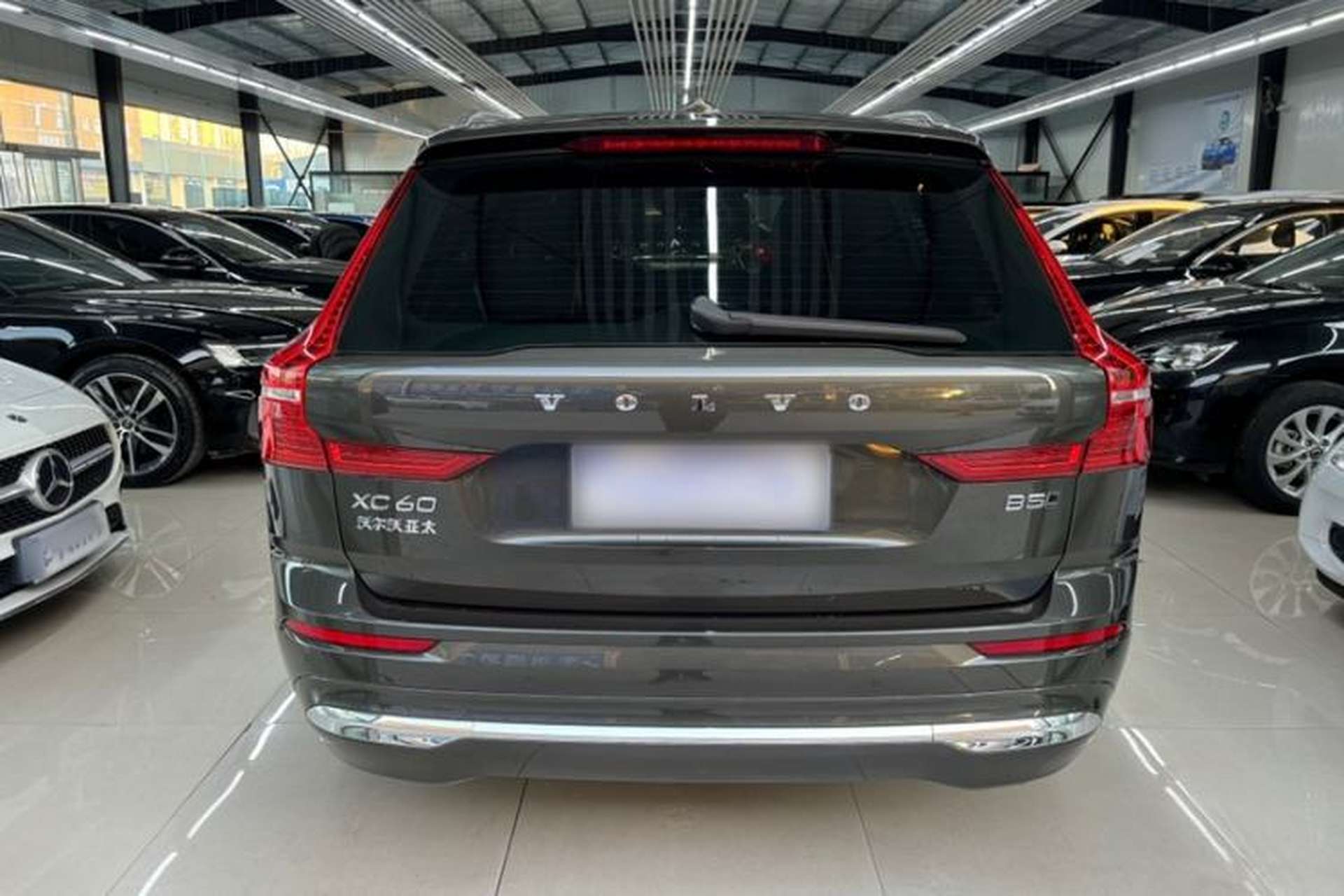 Used Volvo XC60 2022 B5 4x4 Smart Luxury Edition Exterior 3