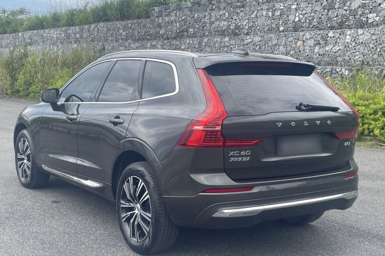 Used Volvo XC60 2022 B5 4x4 Smart Luxury Edition Exterior 3