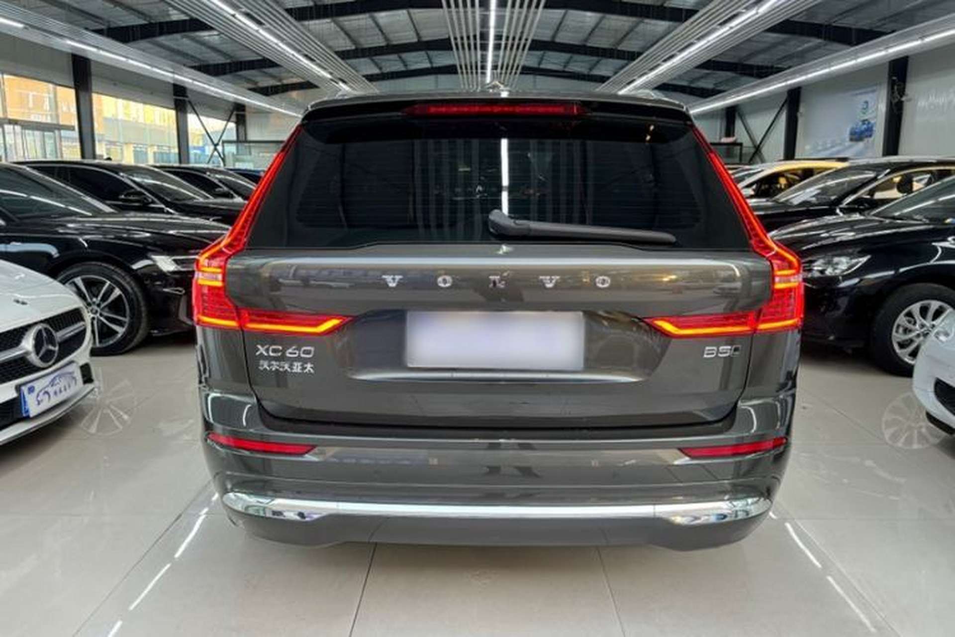 Used Volvo XC60 2022 B5 4x4 Smart Luxury Edition Exterior 4