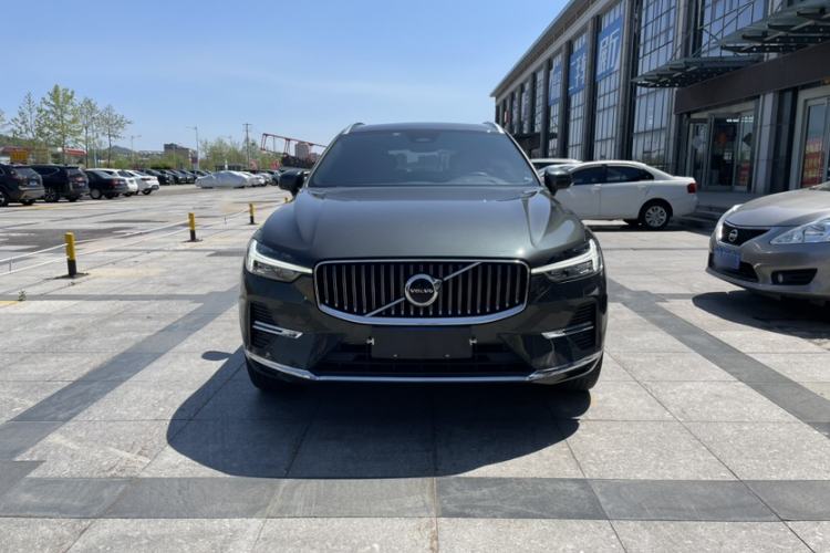 Used Volvo XC60 2022 B5 4x4 Smart Luxury Edition Exterior 4