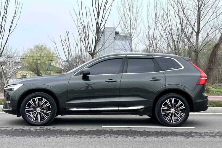 Used Volvo XC60 2022 B5 4x4 Smart Luxury Edition Exterior 5