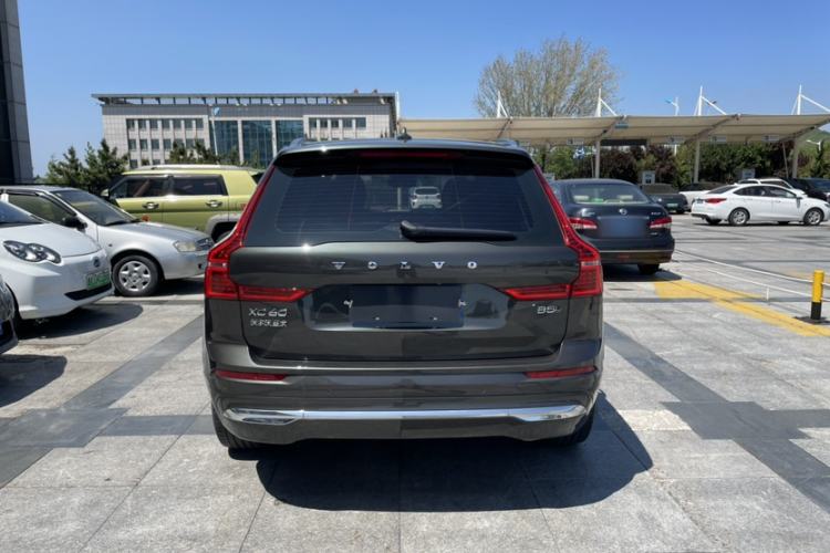Used Volvo XC60 2022 B5 4x4 Smart Luxury Edition Exterior 5