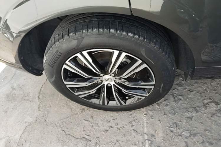 Used Volvo XC60 2022 B5 4x4 Smart Luxury Edition Exterior 5