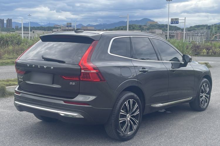 Used Volvo XC60 2022 B5 4x4 Smart Luxury Edition Exterior 5