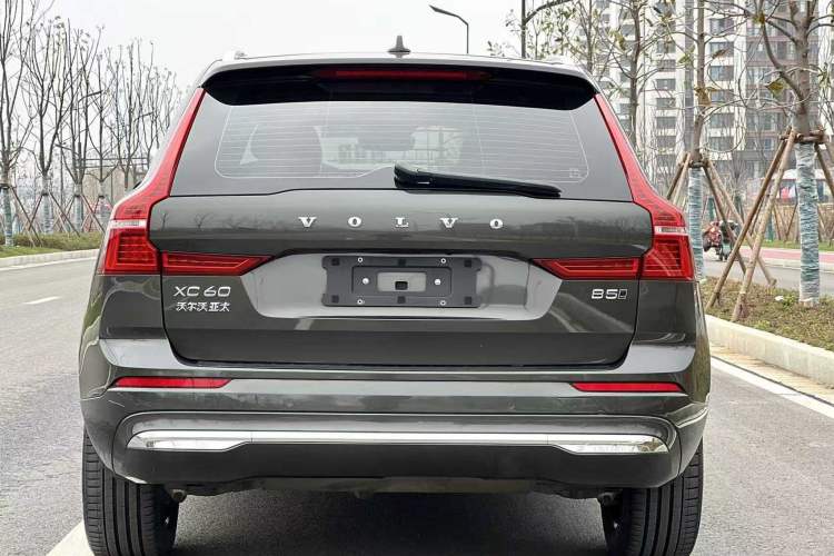 Used Volvo XC60 2022 B5 4x4 Smart Luxury Edition Exterior 6