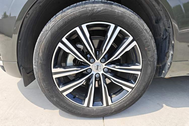 Used Volvo XC60 2022 B5 4x4 Smart Luxury Edition Exterior 7