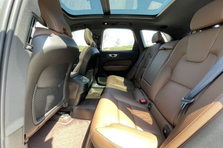 Used Volvo XC60 2022 B5 4x4 Smart Luxury Edition Exterior 9