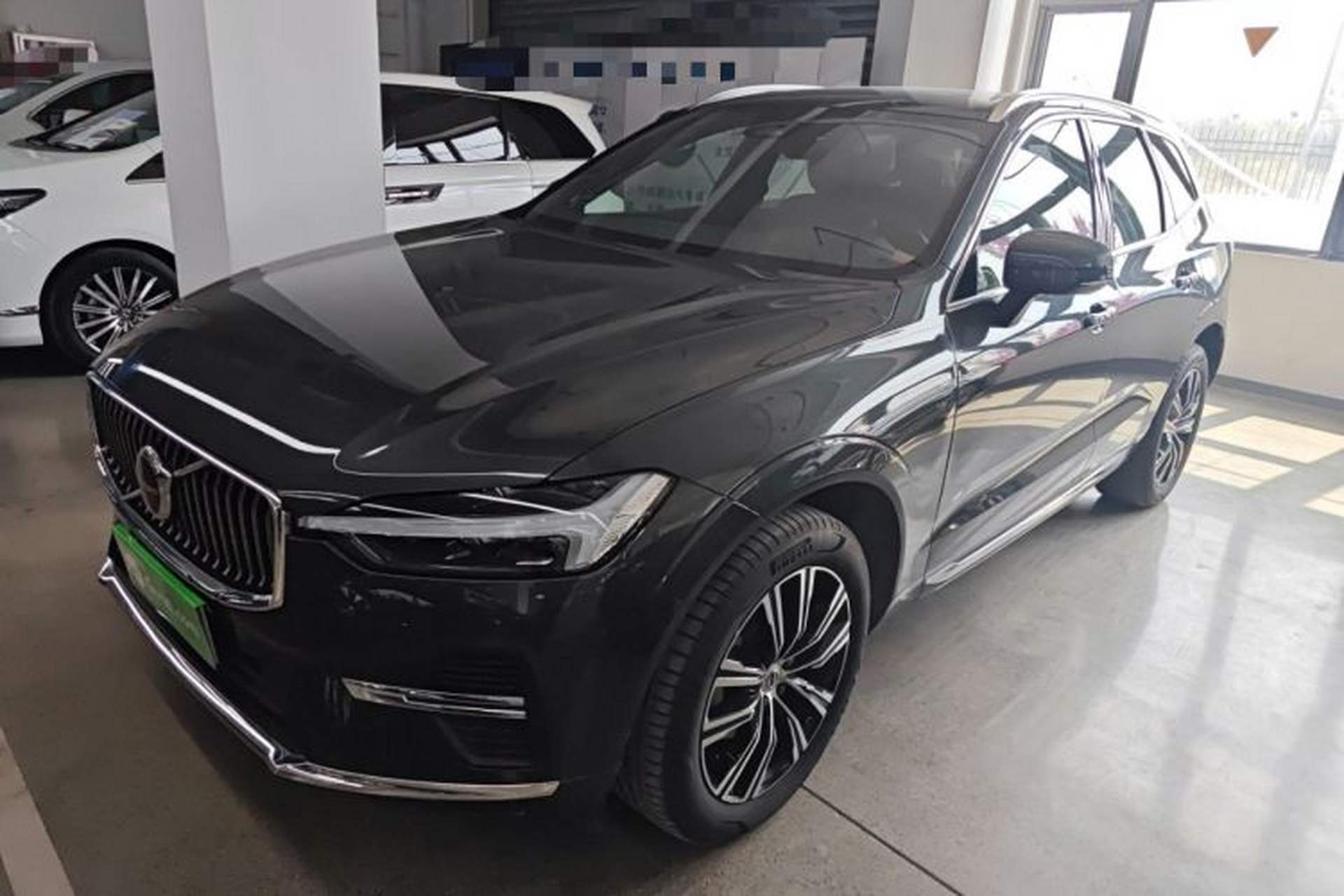 Used Volvo XC60 2022 B5 4x4 Smart Luxury Edition Front Left 45 Deg