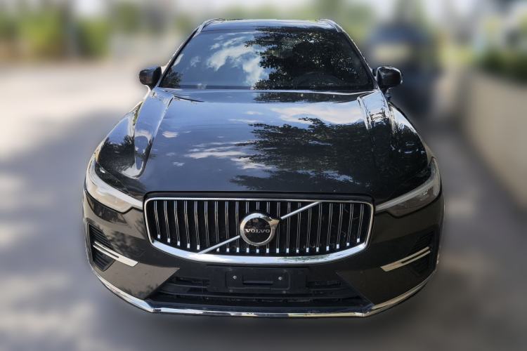 Used Volvo XC60 2022 B5 4x4 Smart Luxury Edition Front