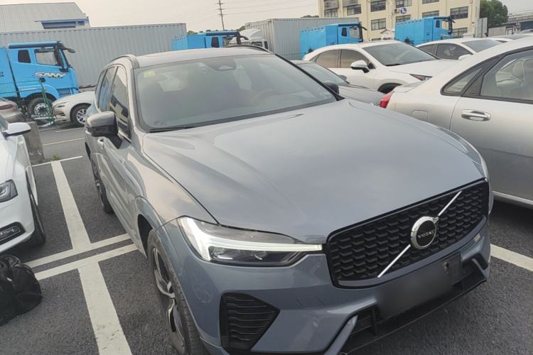 Used Volvo XC60 2022 B5 4x4 Smart & Advanced Sport Edition Front Right 45 Deg