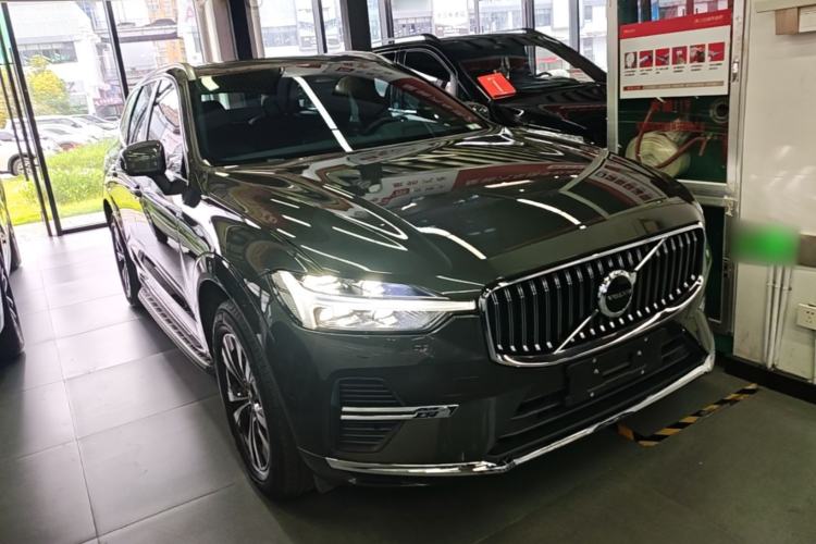 Used Volvo XC60 2022 B5 4x4 Zhiyi Luxury Edition Front Right 45 Deg