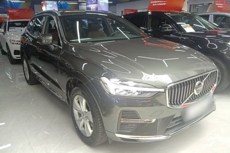 Used Volvo XC60 2022 B5 4x4 Zhiyi Luxury Edition Front Right 45 Deg