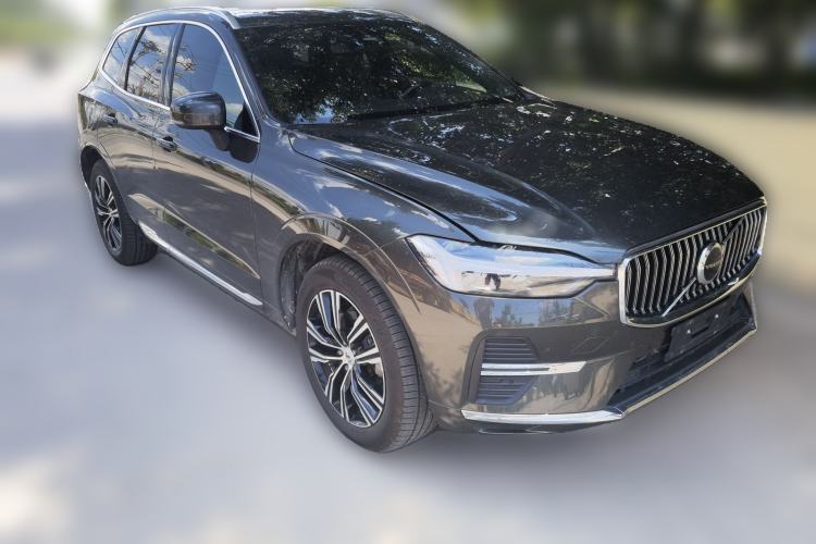 Used Volvo XC60 2022 B5 4x4 Smart Luxury Edition Front Right 45 Deg