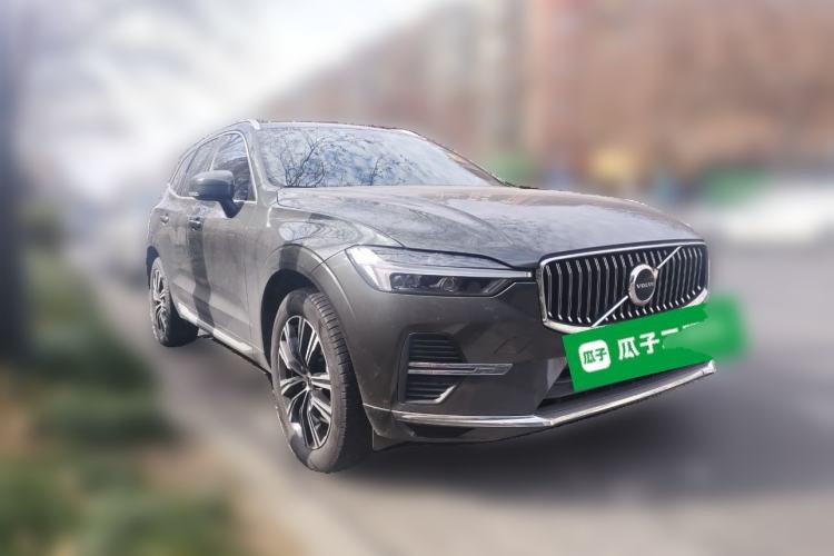 Used Volvo XC60 2022 B5 4x4 Smart Luxury Edition Front Right 45 Deg