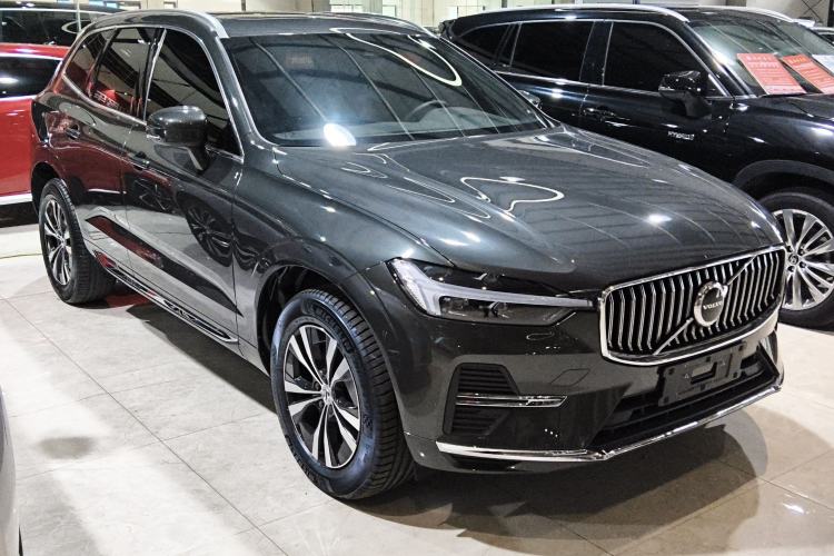 Used Volvo XC60 2022 B5 4x4 Zhiyi Luxury Edition Front Right 45 Deg
