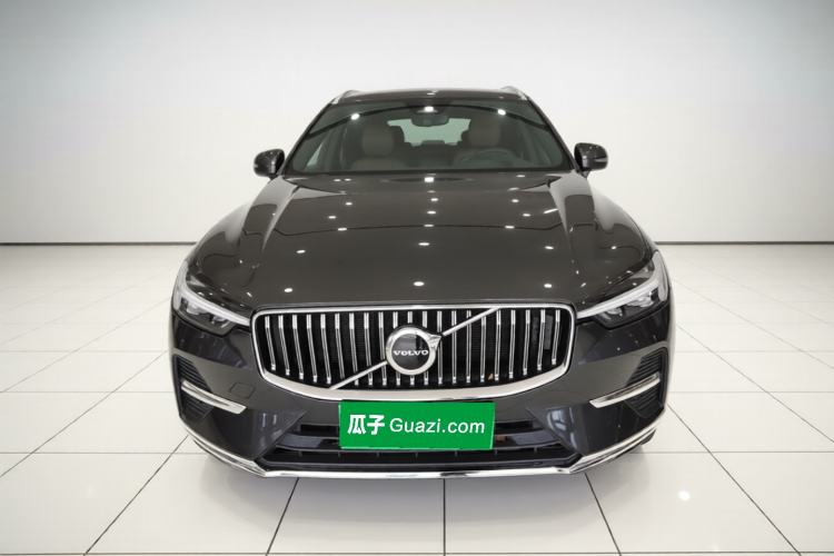 Used Volvo XC60 2022 B5 4x4 Smart Luxury Edition Front