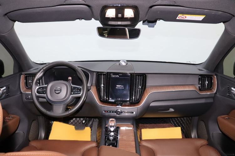 Used Volvo XC60 2022 B5 4x4 Smart Luxury Edition Gear Lever