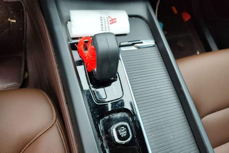 Used Volvo XC60 2022 B5 4x4 Zhiyi Luxury Edition Gear Lever