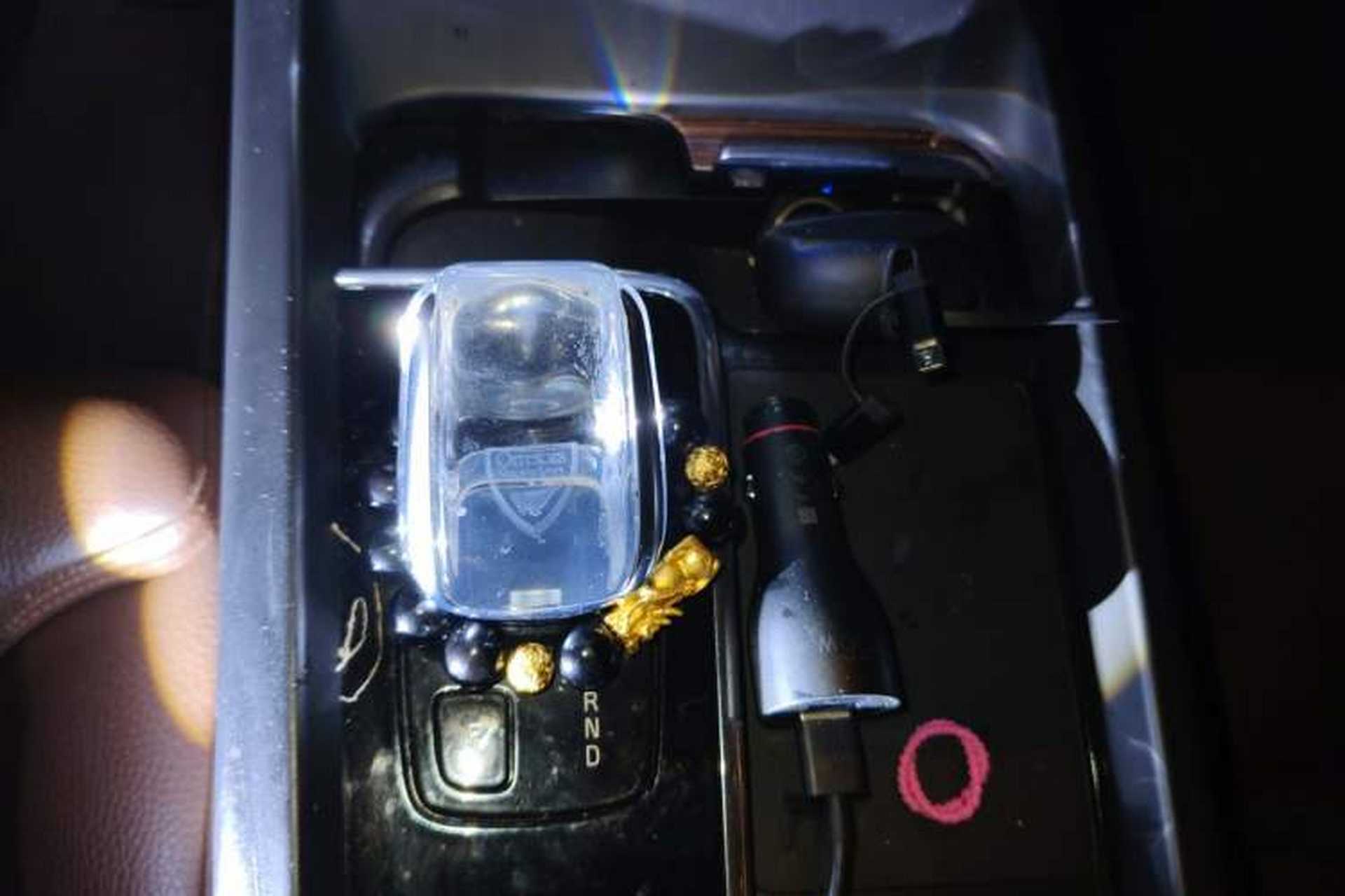 Used Volvo XC60 2022 B5 4x4 Smart Luxury Edition Gear Lever