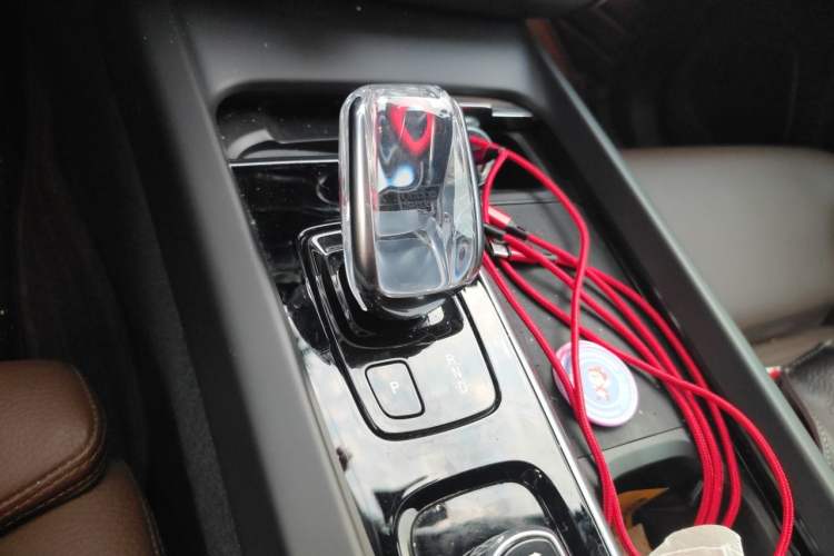 Used Volvo XC60 2022 B5 4x4 Smart Luxury Edition Gear Lever