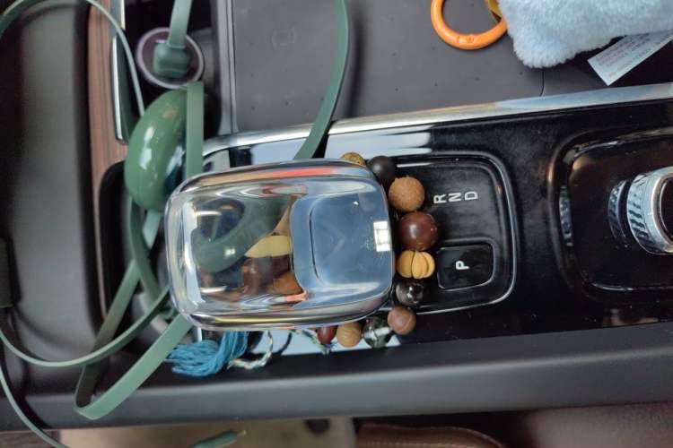 Used Volvo XC60 2022 B5 4x4 Zhiyi Luxury Edition Gear Lever