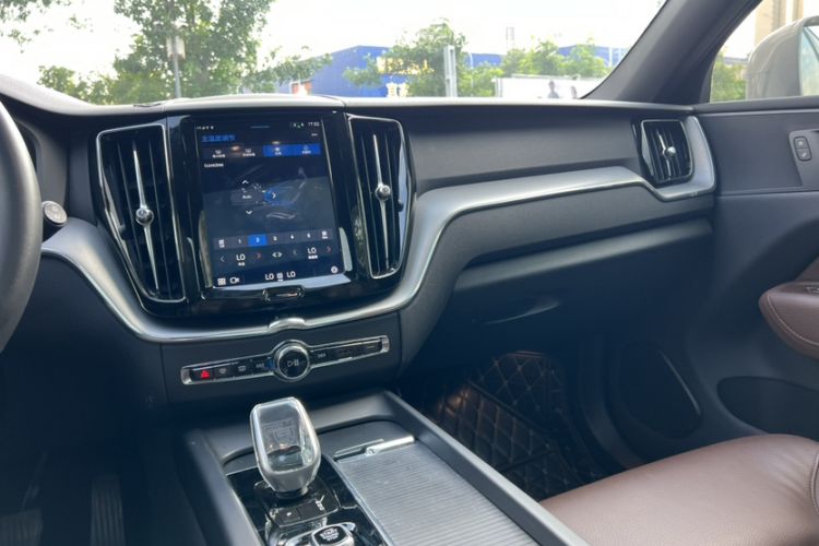 Used Volvo XC60 2022 B5 4x4 Zhiyi Luxury Edition Gear Lever