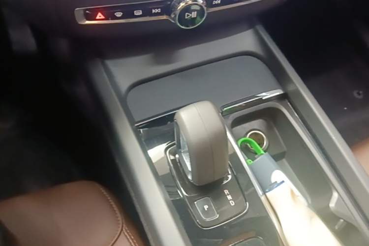 Used Volvo XC60 2022 B5 4x4 Zhiyi Luxury Edition Gear Lever