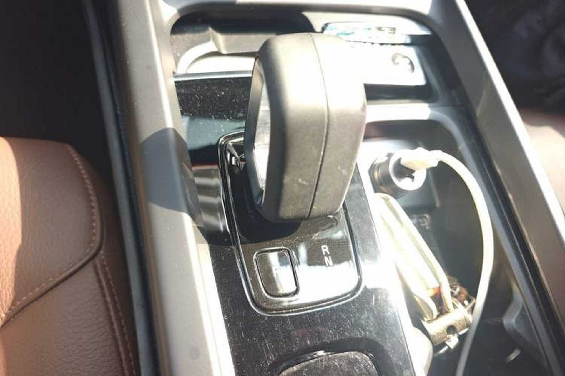 Used Volvo XC60 2022 B5 4x4 Zhiyi Luxury Edition Gear Lever