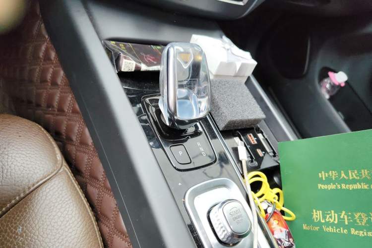 Used Volvo XC60 2022 B5 4x4 Zhiyi Luxury Edition Gear Lever