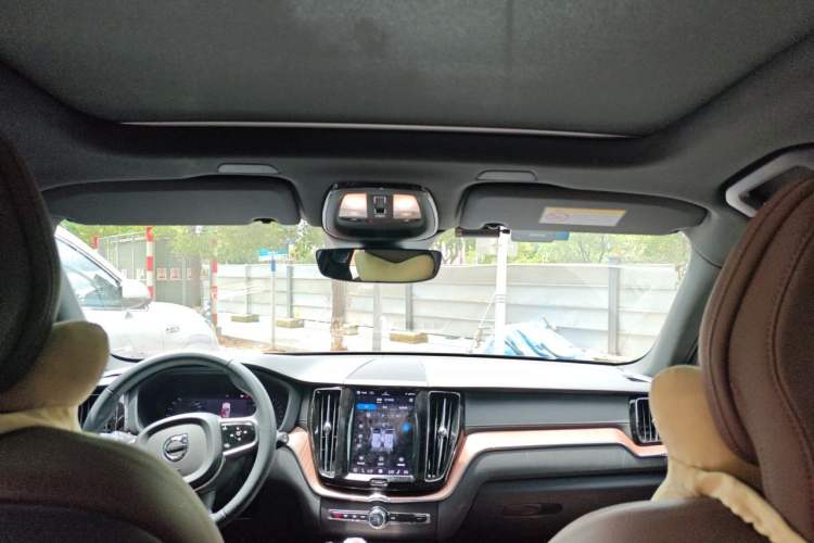 Used Volvo XC60 2022 B5 4x4 Smart Luxury Edition Headliner