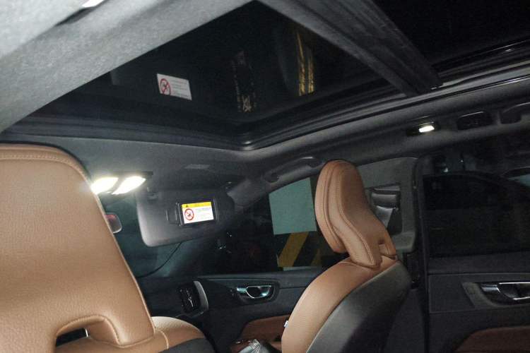 Used Volvo XC60 2022 B5 4x4 Zhiyi Luxury Edition Headliner