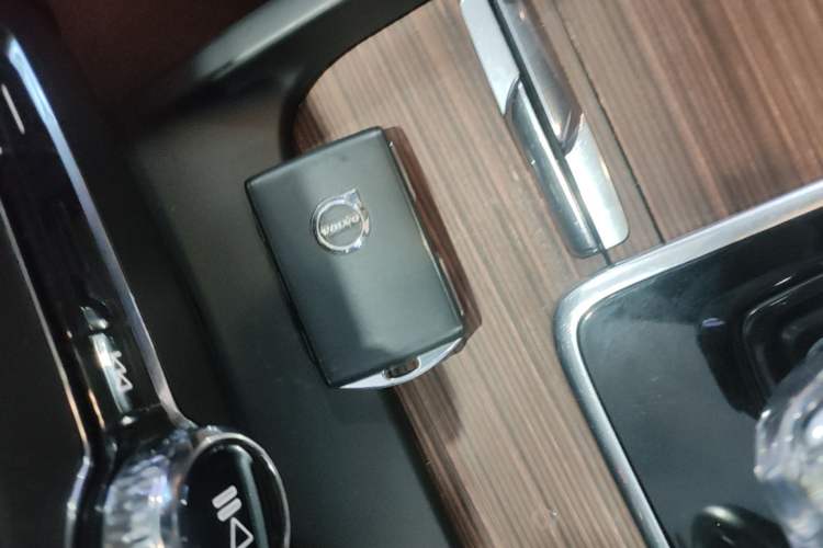 Used Volvo XC60 2022 B5 4x4 Smart Luxury Edition Interior 1
