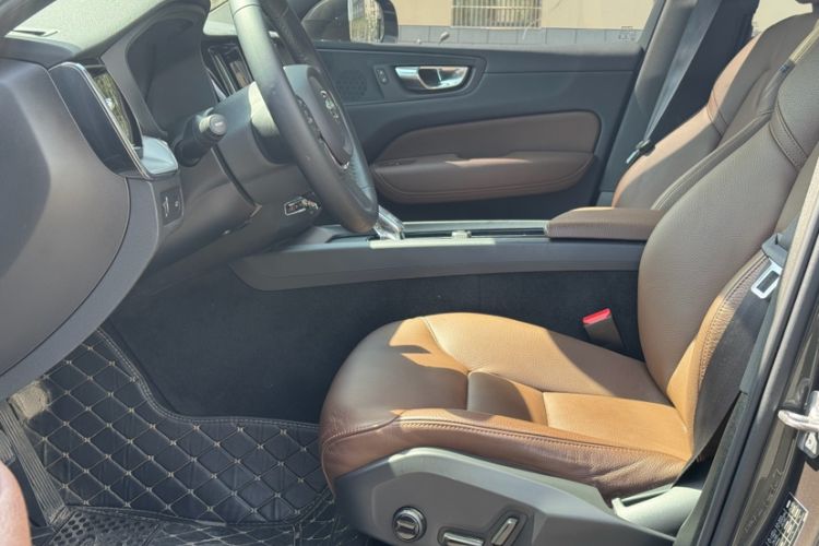 Used Volvo XC60 2022 B5 4x4 Zhiyi Luxury Edition Interior 2