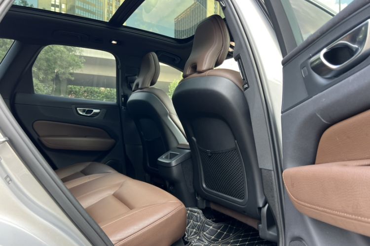 Used Volvo XC60 2022 B5 4x4 Zhiyi Luxury Edition Interior 2