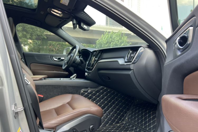 Used Volvo XC60 2022 B5 4x4 Zhiyi Luxury Edition Interior 3
