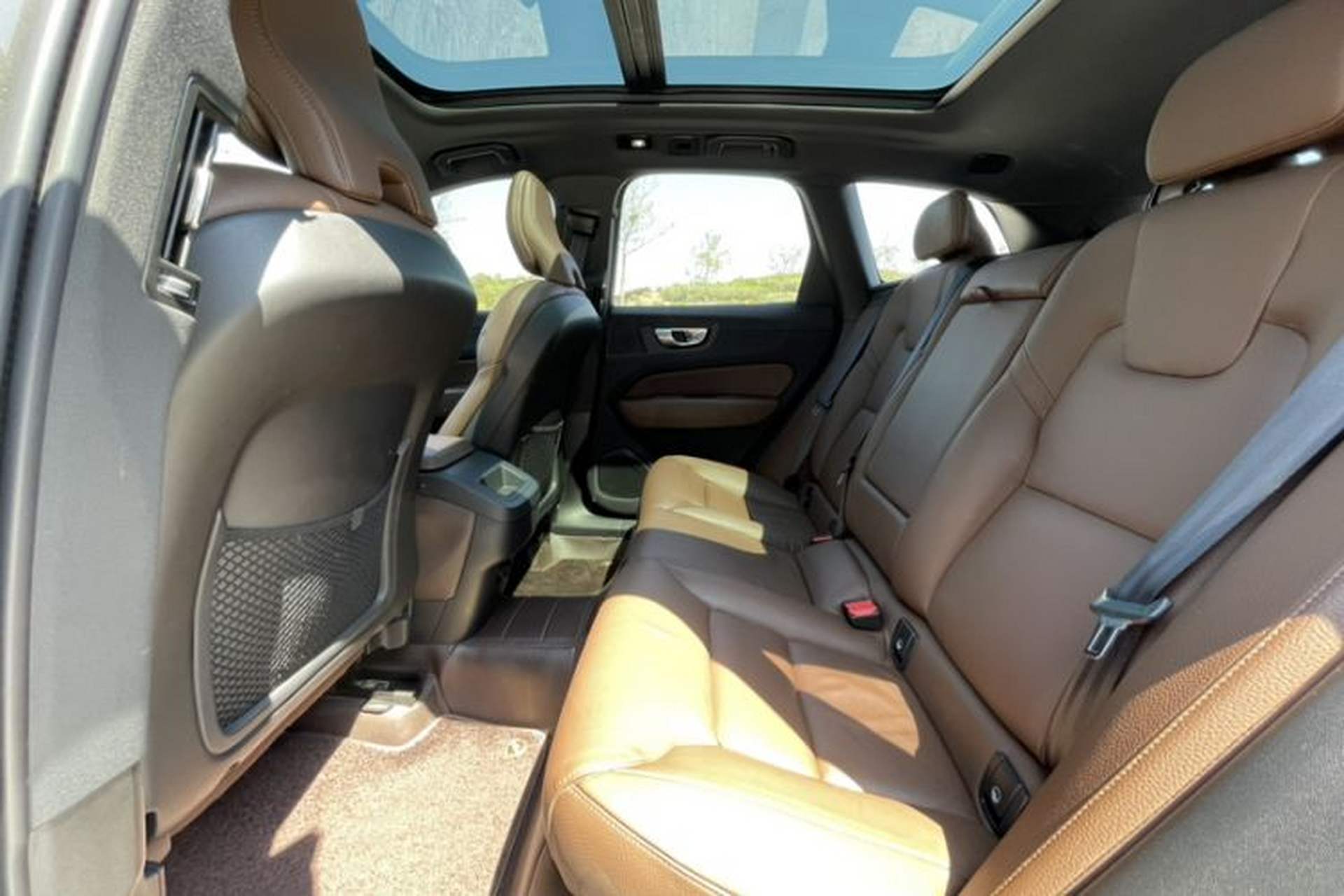 Used Volvo XC60 2022 B5 4x4 Smart Luxury Edition Interior 4