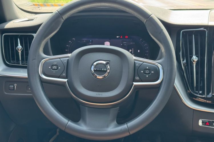 Used Volvo XC60 2022 B5 4x4 Zhiyi Luxury Edition Interior 5